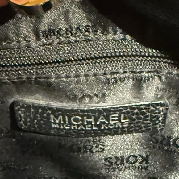 Michael Kors Black Pebbled Leather Studded Sullivan Messenger Bag.Comes with COA - Picture 5 of 8